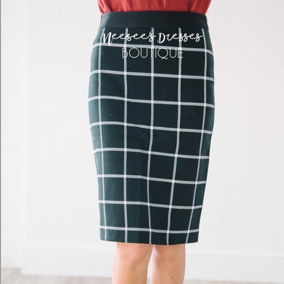 NEW! Chic plaid skirt - Picture 1 of 5
